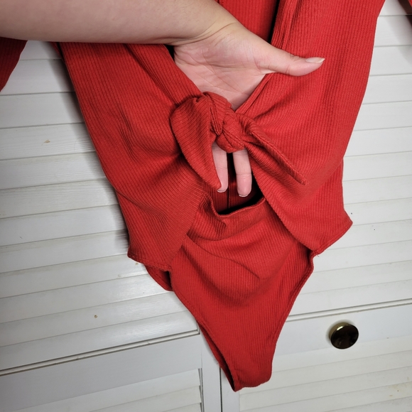 Urban Outfitters - Out from Under Lulu Plunging Tie-Front Bodysuit MEDIUM EUC UO - Picture 7 of 14